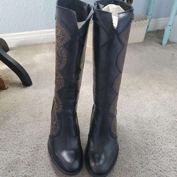 Destroy Boots (Spain) - Picture 5 of 11